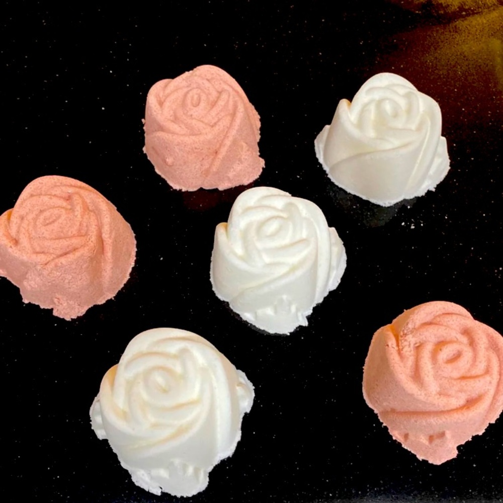 Custom scented set of 6 rose shaped bath bombs